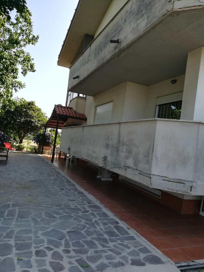 Old Club Casa Vacanze Carlo Trani Aprilia Bagian luar foto